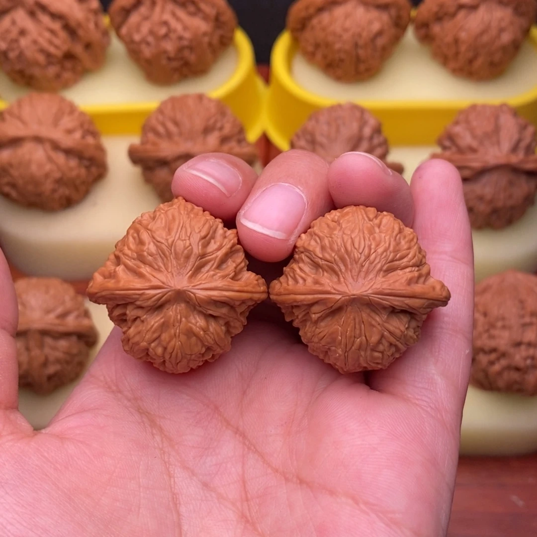 文玩核桃把件壹*野生红皮正磨32