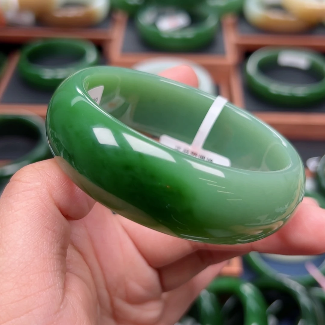 未镶嵌手镯和田玉（碧玉）