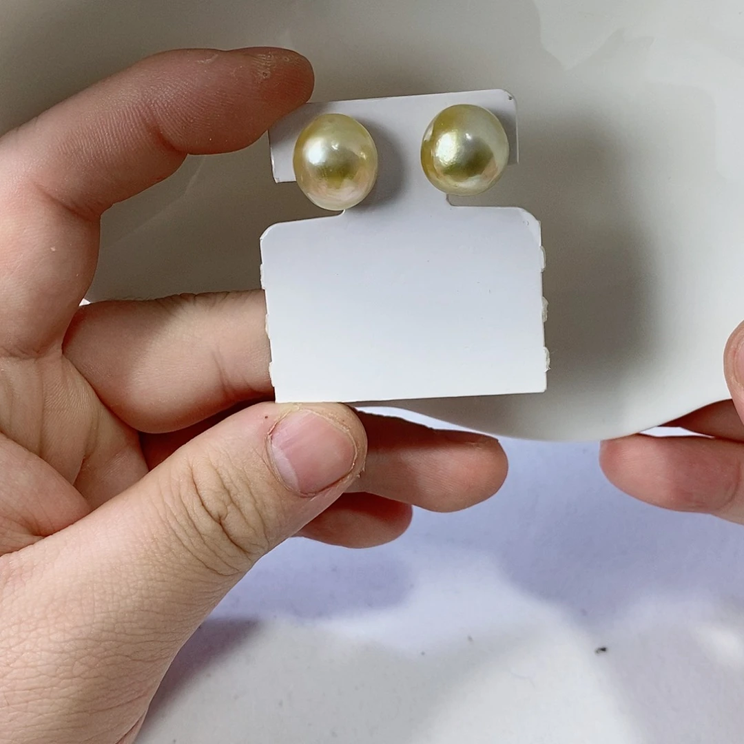 拼合珍珠（马贝珠）耳饰18K金镶嵌