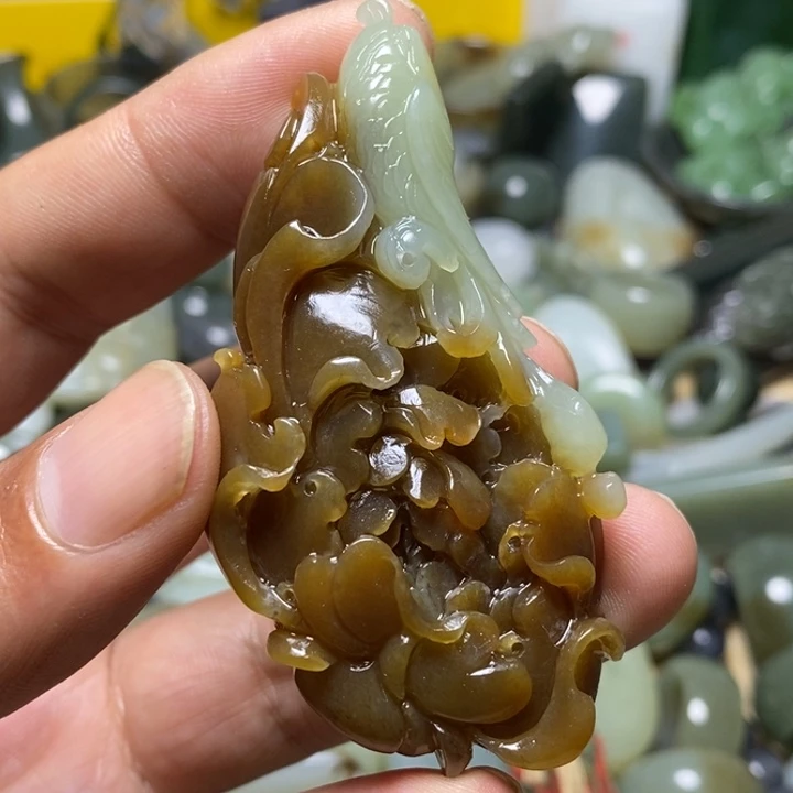 和田玉（糖玉）颈饰未镶嵌格*