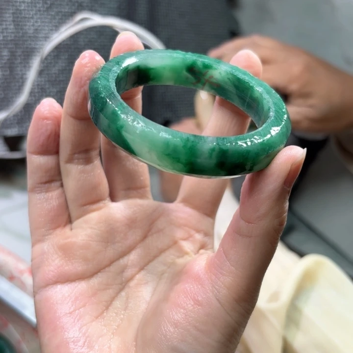 石英质玉手镯未镶嵌生****站定制