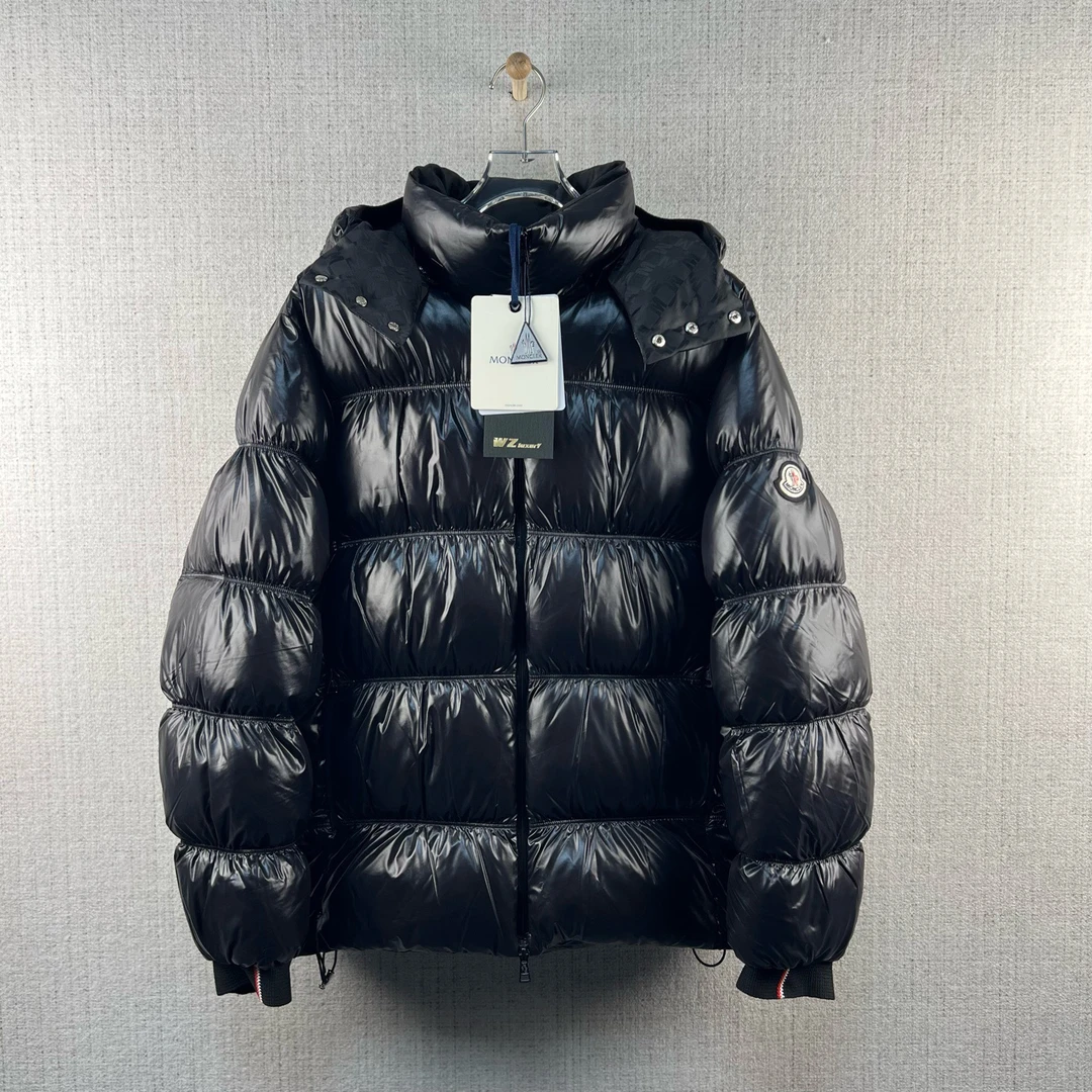 未使用 MONCLER rizaba 纯色亮面连帽羽绒服/尺码3/编号9142