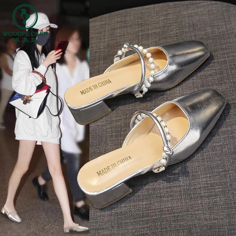 啄木鸟珍珠包头半拖鞋女夏2025新款外穿懒人高跟鞋粗跟中跟凉拖