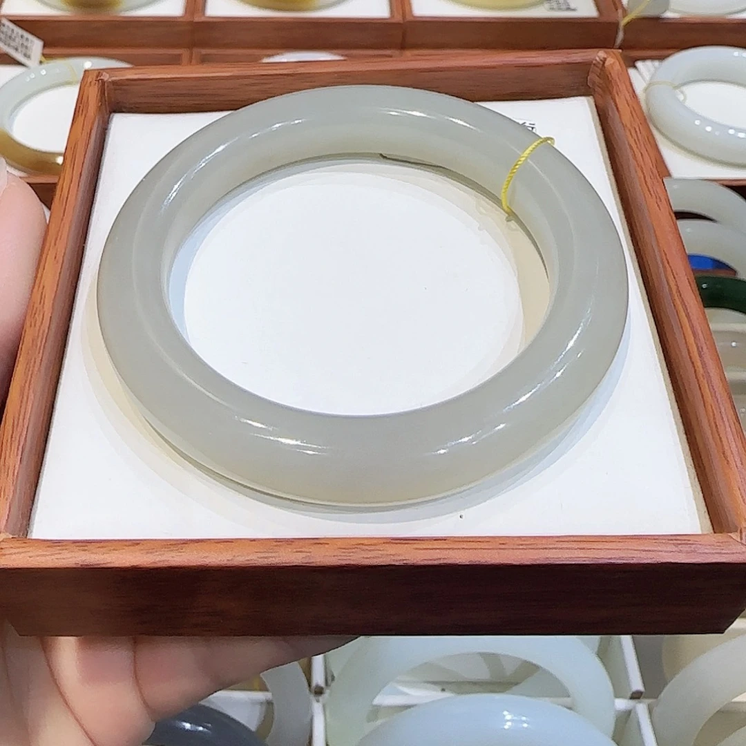 和田玉手镯未镶嵌冰晴58