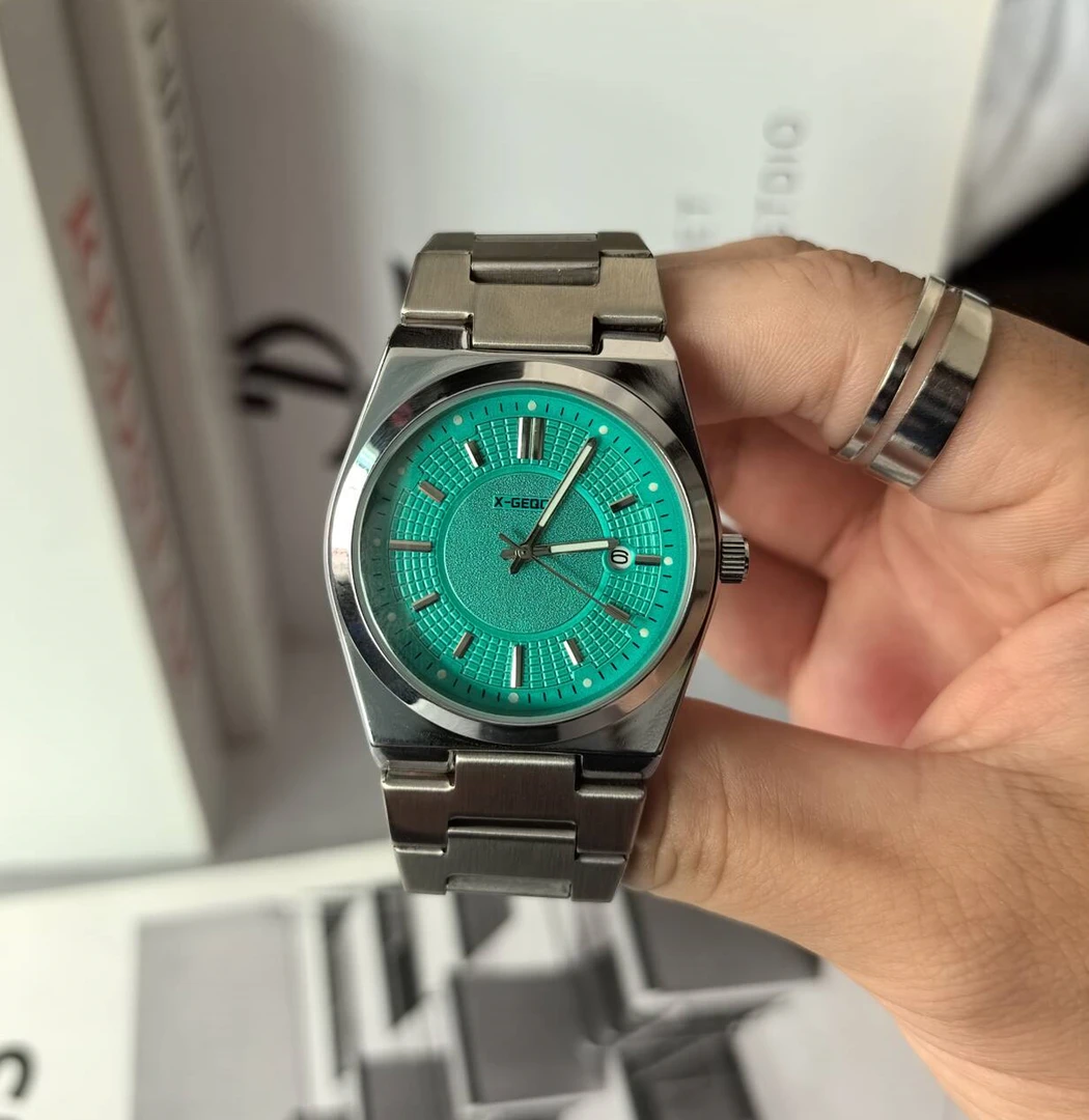 2025新款男士手表简约防水日历腕表纹路表盘钢带商务时尚男生手表