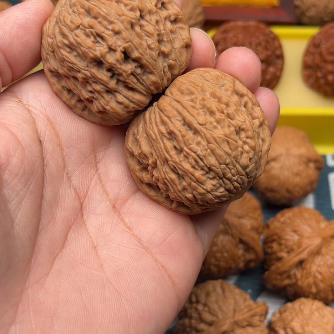 【闪购商品】核桃刘*洋文玩核桃手把件41绣球