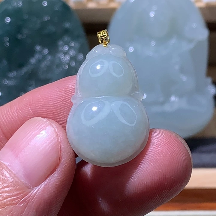 翡翠未镶嵌颈饰炸  金扣头葫芦
