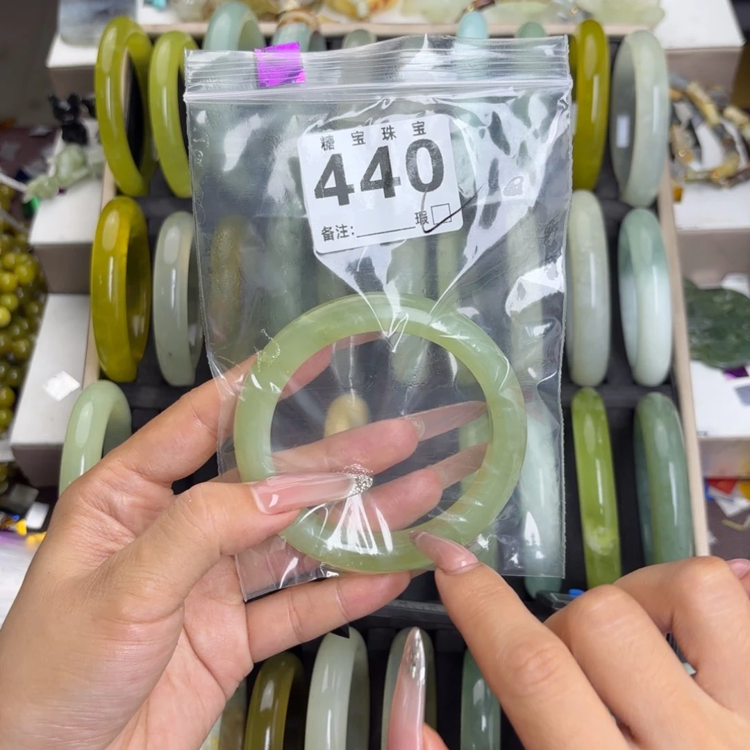 未镶嵌蛇纹石玉手镯夜**巧