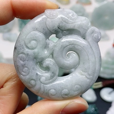 翡翠颈饰未镶嵌吊坠