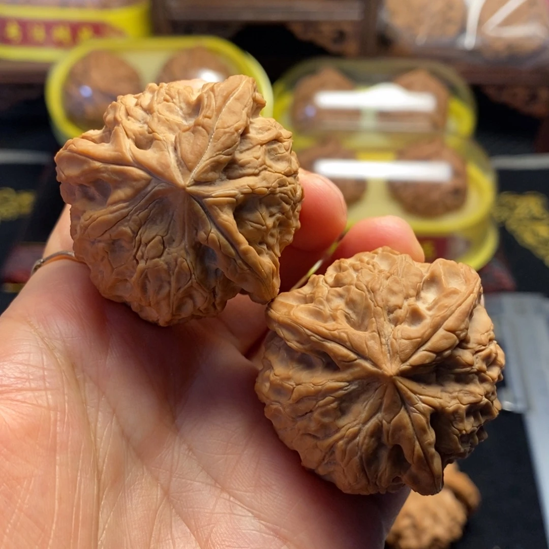 桃核把件粗筋锦鸿42