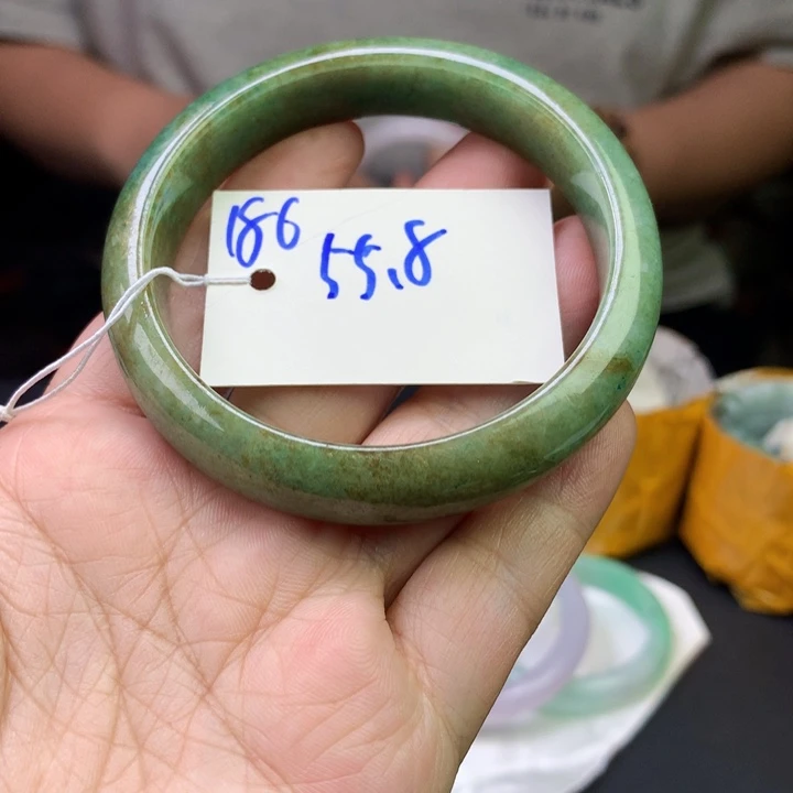 未镶嵌手镯翡翠186