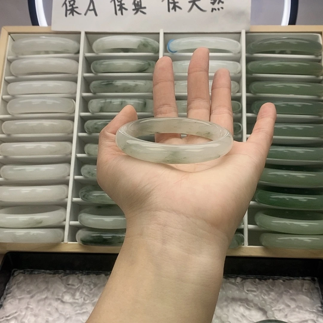 石英质玉（非洲翠）未镶嵌手镯109