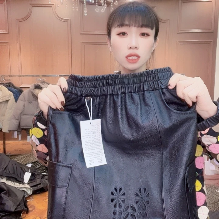 115……125斤皮短裙