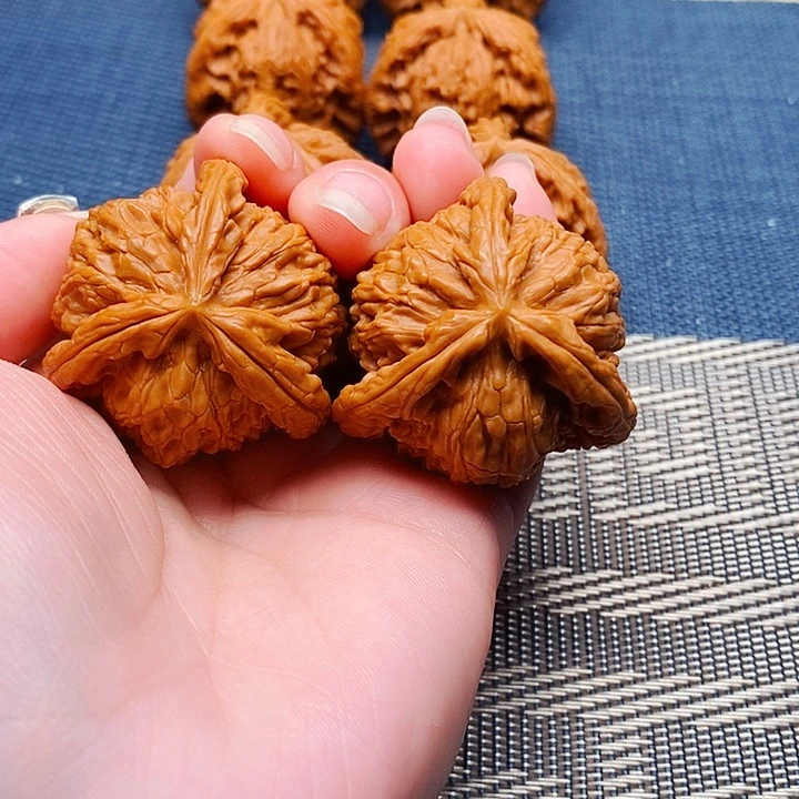 好***囯文玩核桃吊坠三棱
