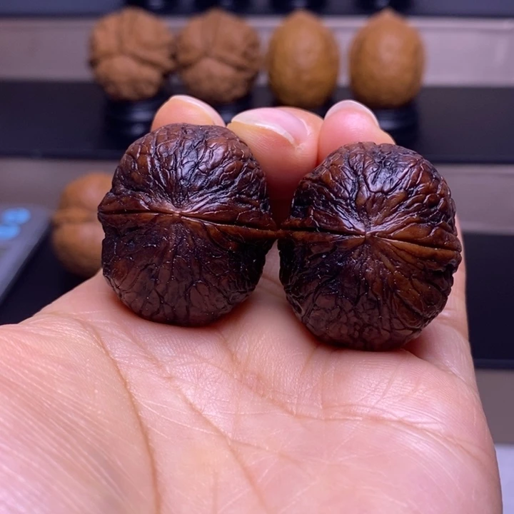 文玩核桃把件圣灵珠地闷56