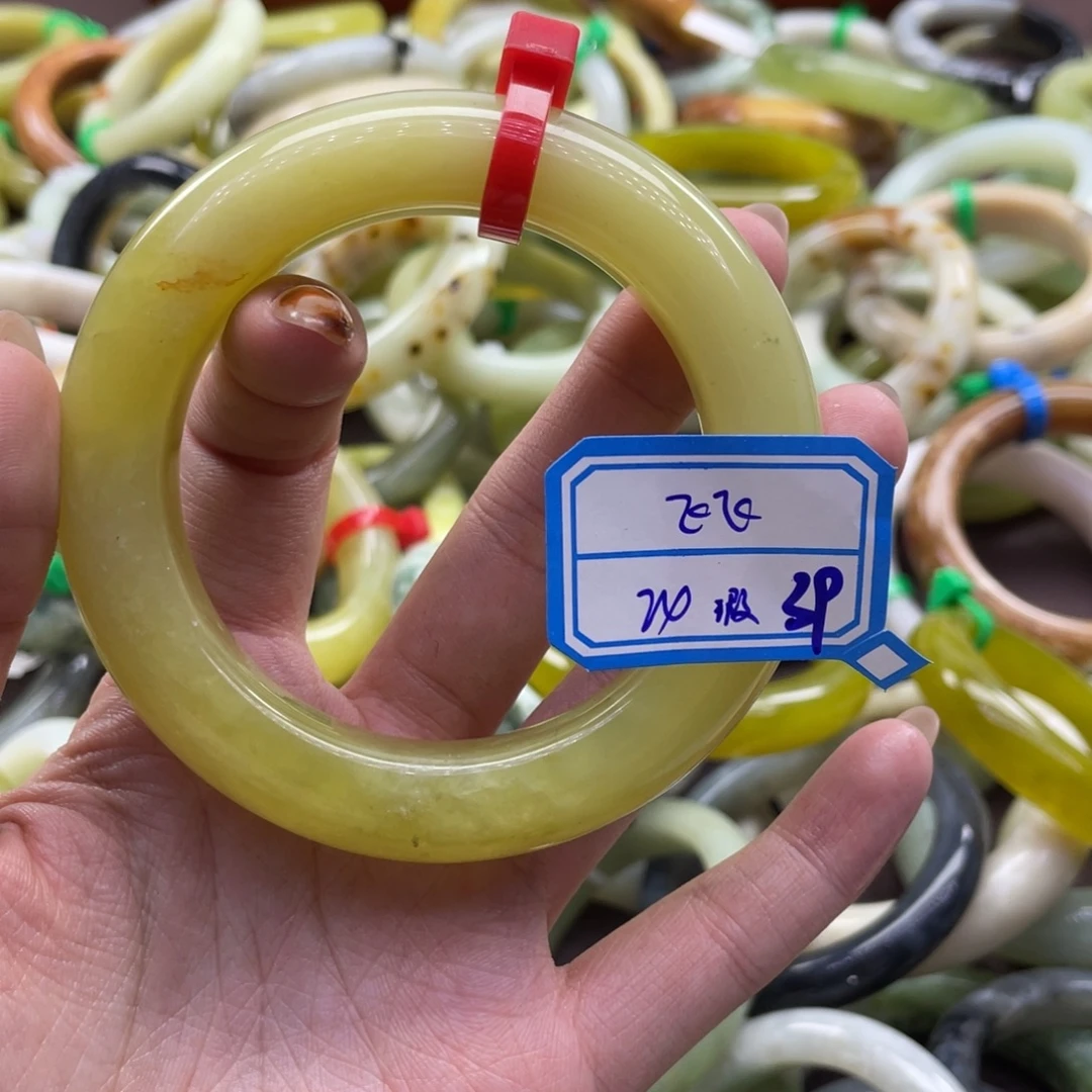 ****飞蛇纹石玉未镶嵌手镯