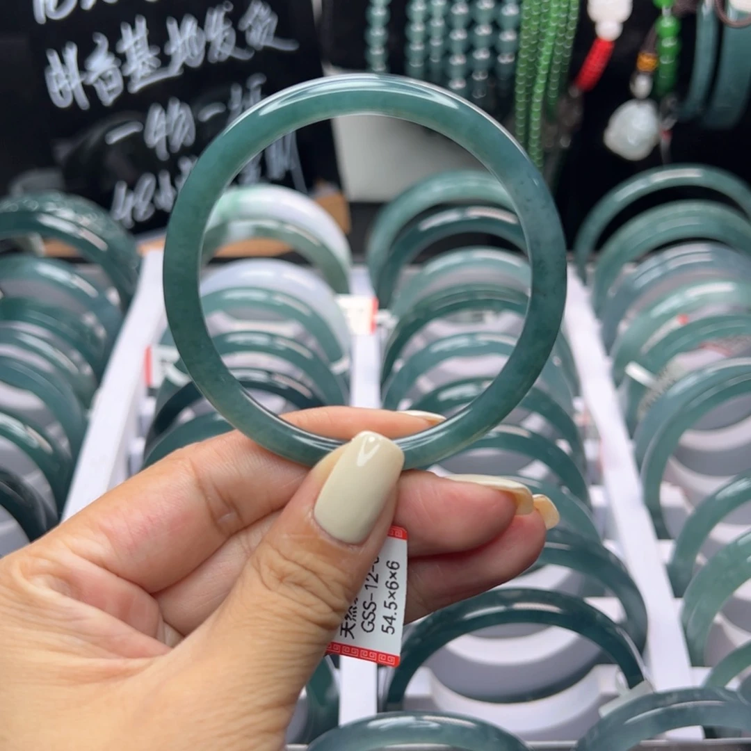 翡翠手镯（贵妃镯）未镶嵌翡翠