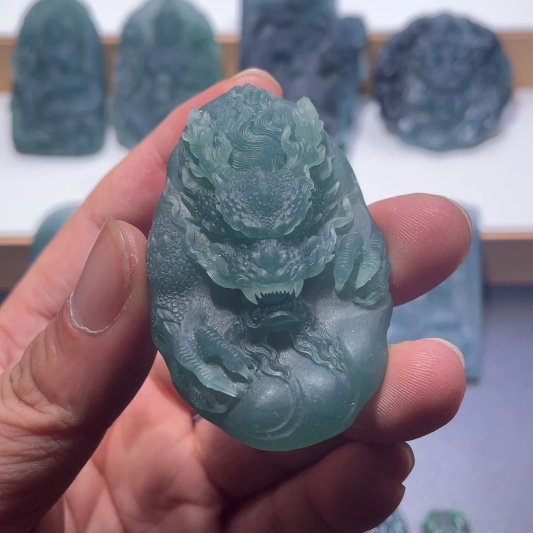 定制翡翠未镶嵌龙牌