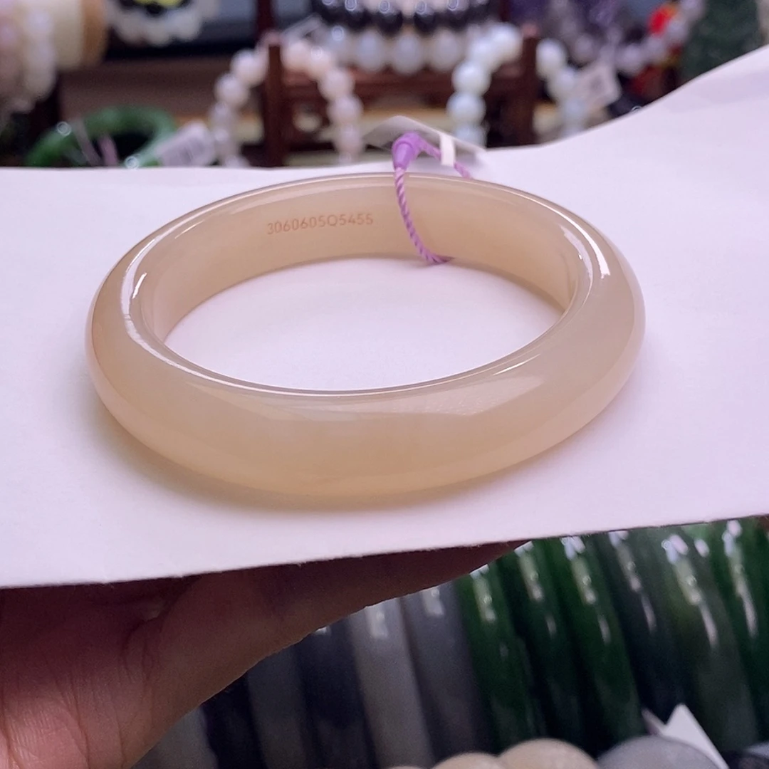 颈饰未镶嵌和田玉红藕粉手镯54.7圈口