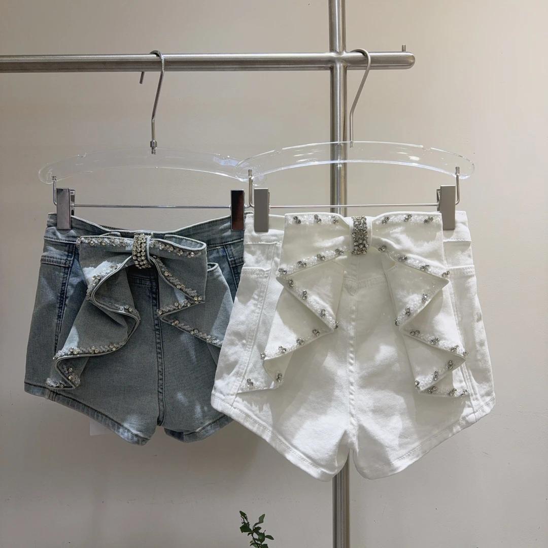 艾日秀2025新款法式减龄背后蝴蝶结设计感时尚百搭牛仔短裤 F0467