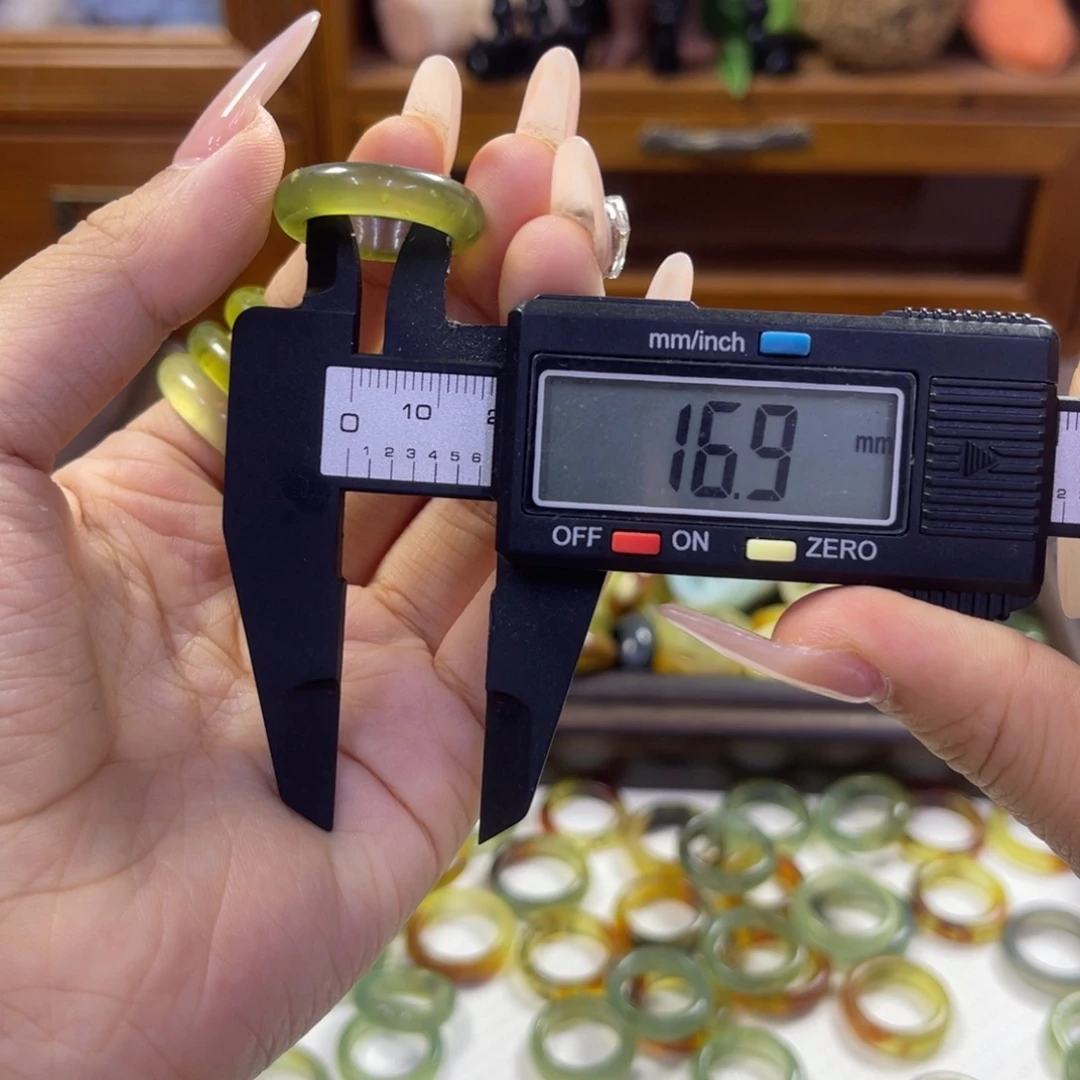 蛇纹石玉未镶嵌手镯105