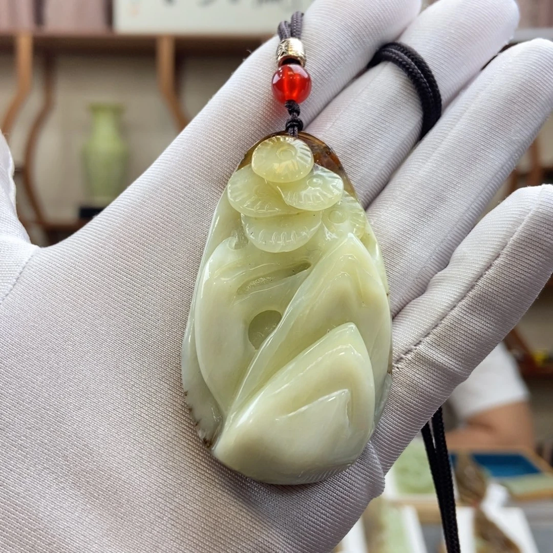 蛇纹石玉未镶嵌颈饰