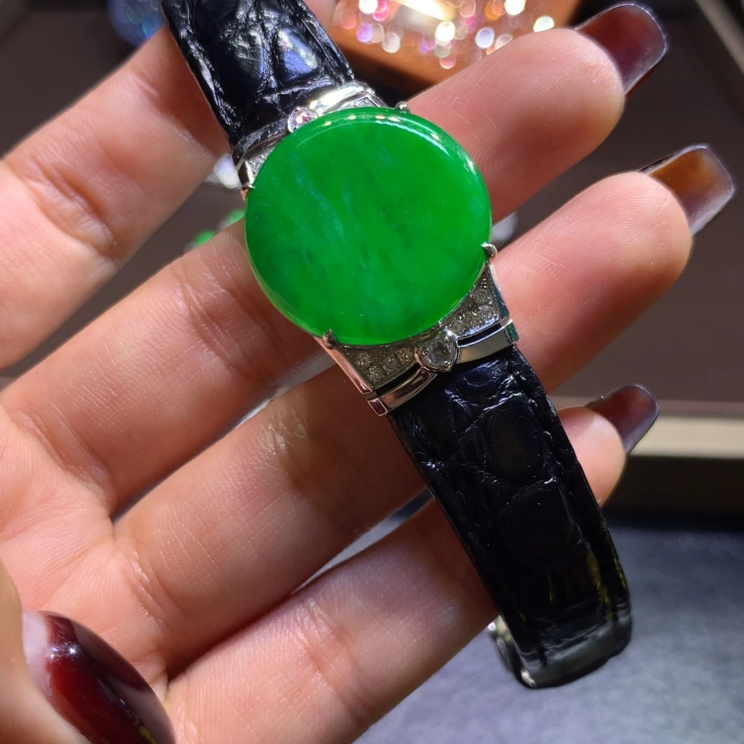 猫****翡翠18K金镶嵌挂件翡翠吊坠