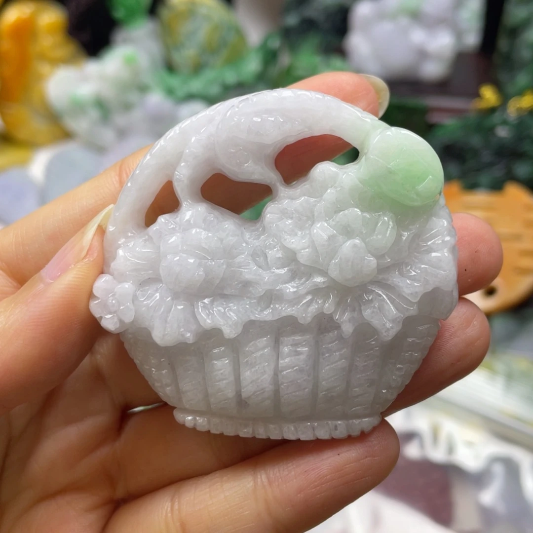 翡翠颈饰未镶嵌培*娘牌子