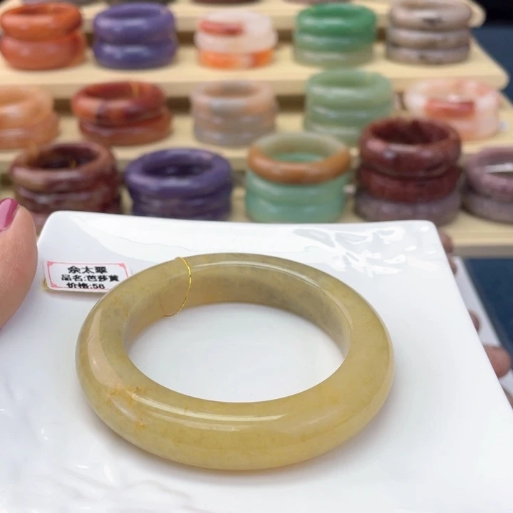 石英质玉未镶嵌手镯