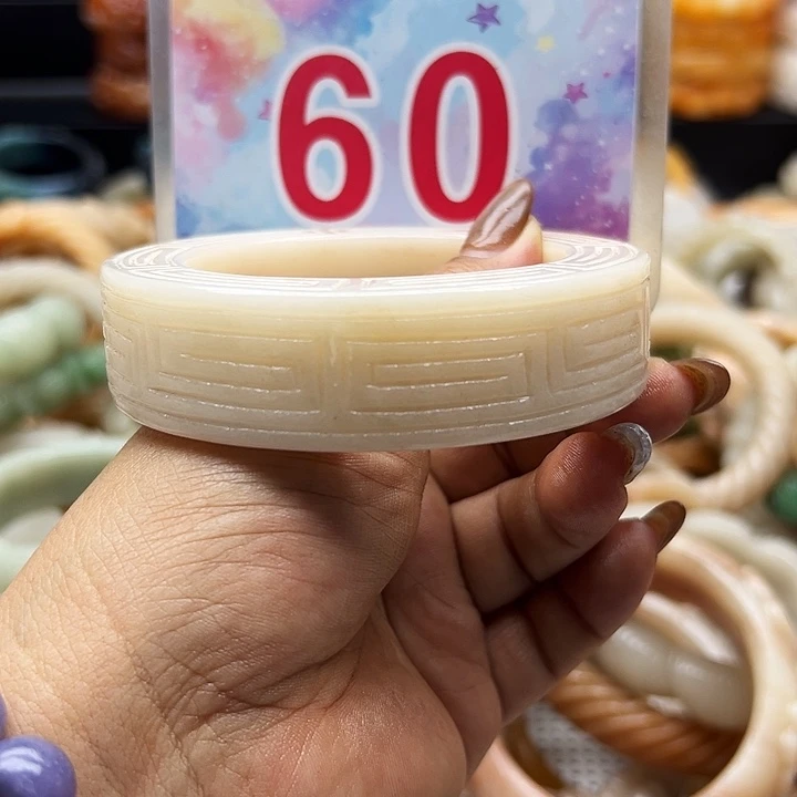 未镶嵌手镯石英岩玉