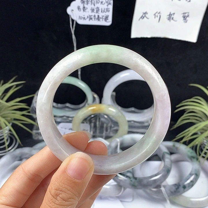翡翠未镶嵌手镯85号。 57.5圈