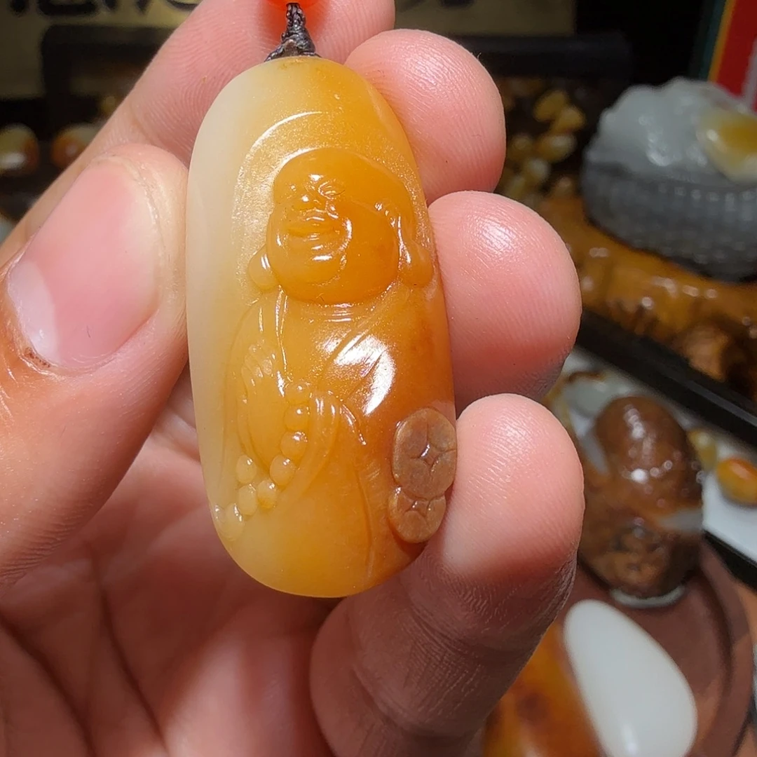 父****和田玉未镶嵌颈饰