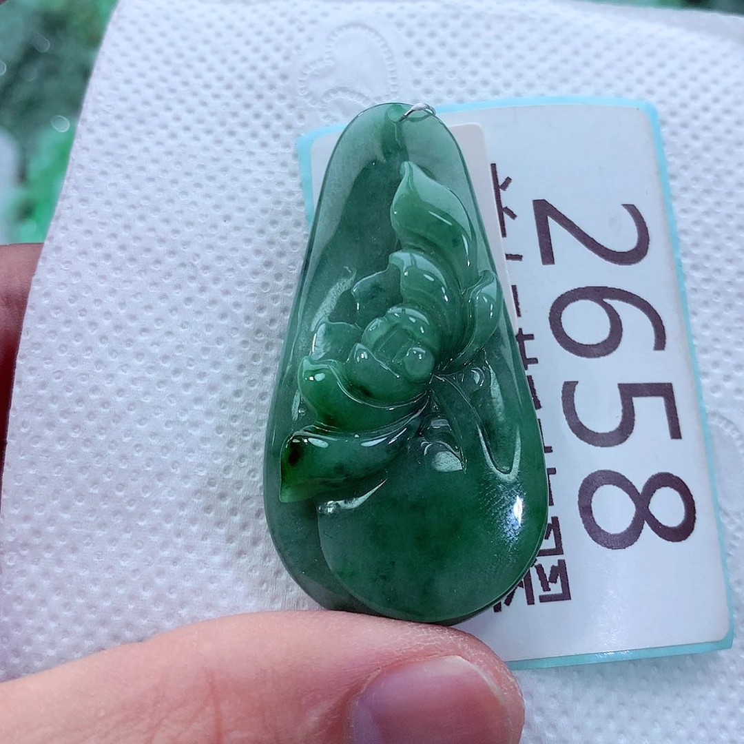 吊坠(不含链)未镶嵌翡翠