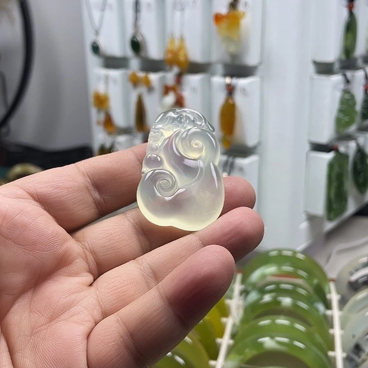 蛇纹石玉合金颈饰