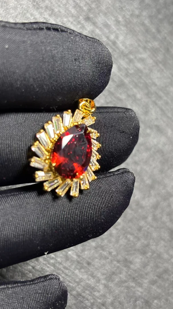 C72-禾遇精工镶嵌吊坠