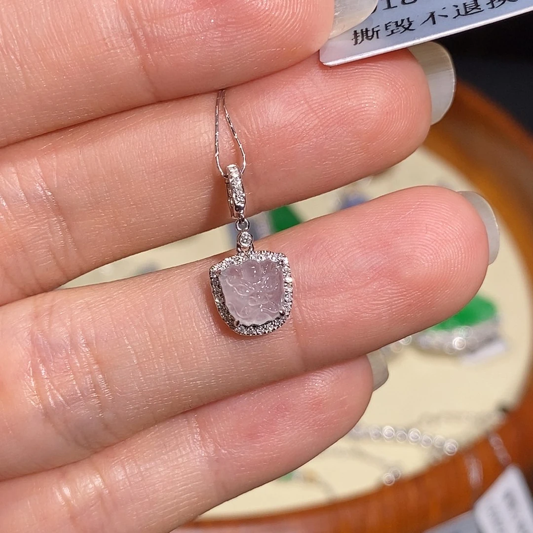 翡翠颈饰18K金镶嵌魚***飛吊坠18k