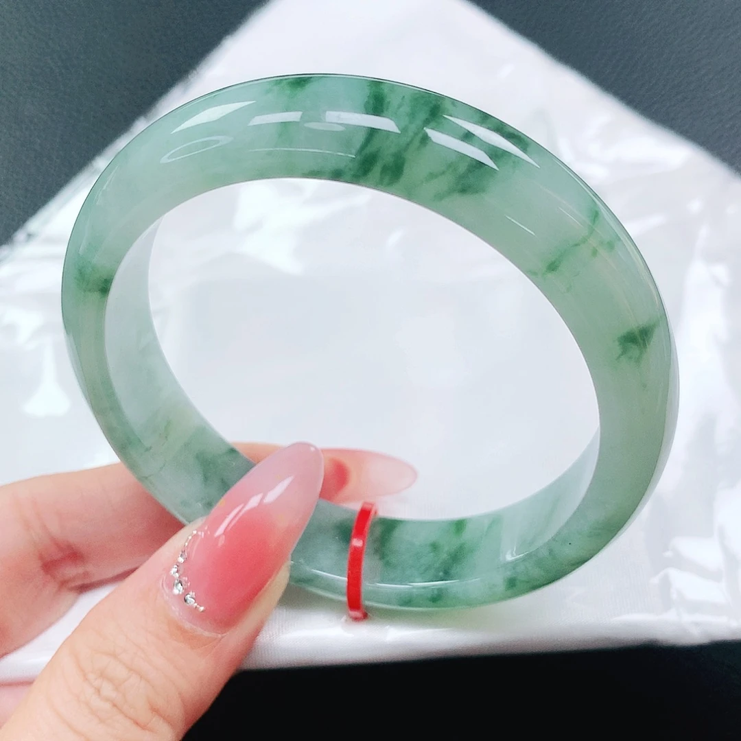 翡翠手镯未镶嵌57圈