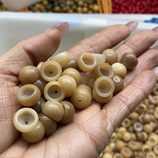 白玉菩提吊坠微瑕12非料碗60颗