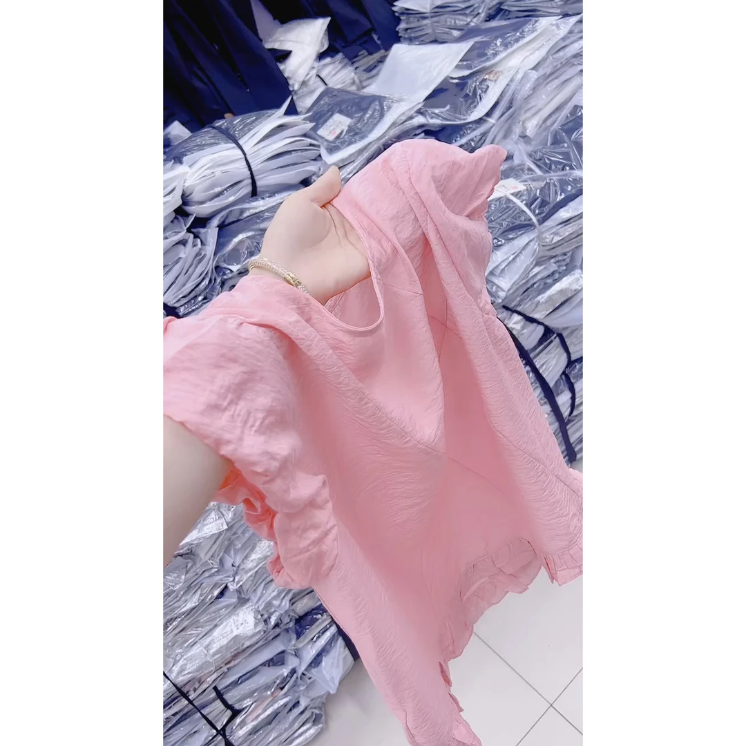 韩系气质温柔泡泡袖上衣2025夏季新款气质休闲风显瘦圆领衬衫