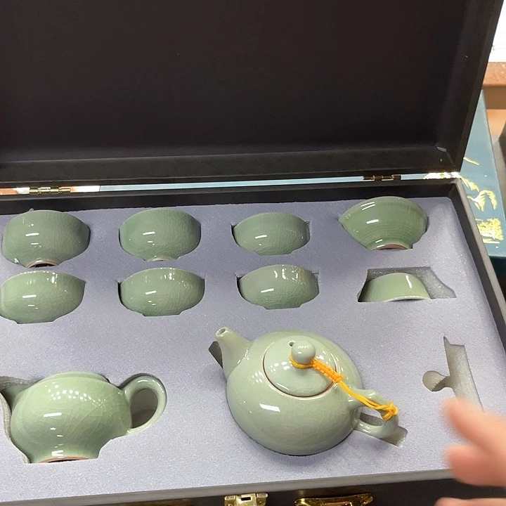 孤品茶具套装等。