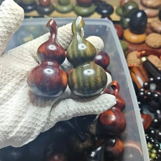 简***点香榧木绿檀紫檀各一个瑕疵