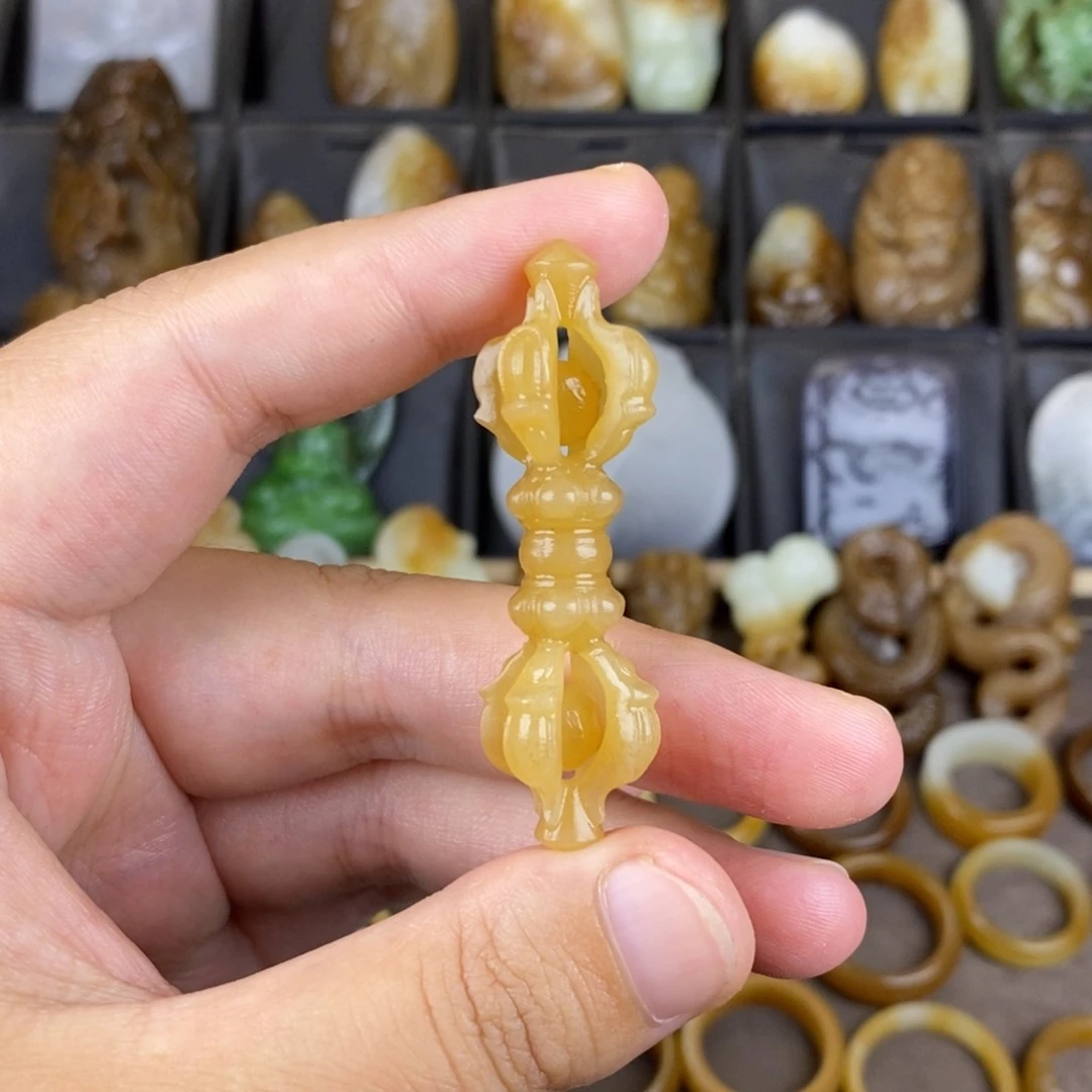 和田玉未镶嵌颈饰水*