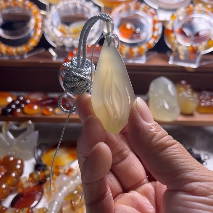 玛瑙/玉髓颈饰合金安*