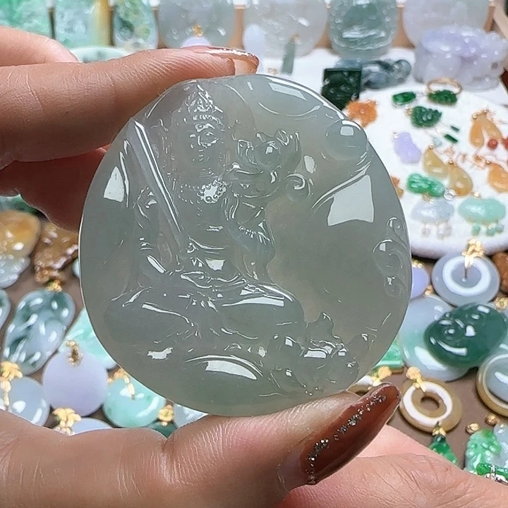 翡翠颈饰未镶嵌虚空藏