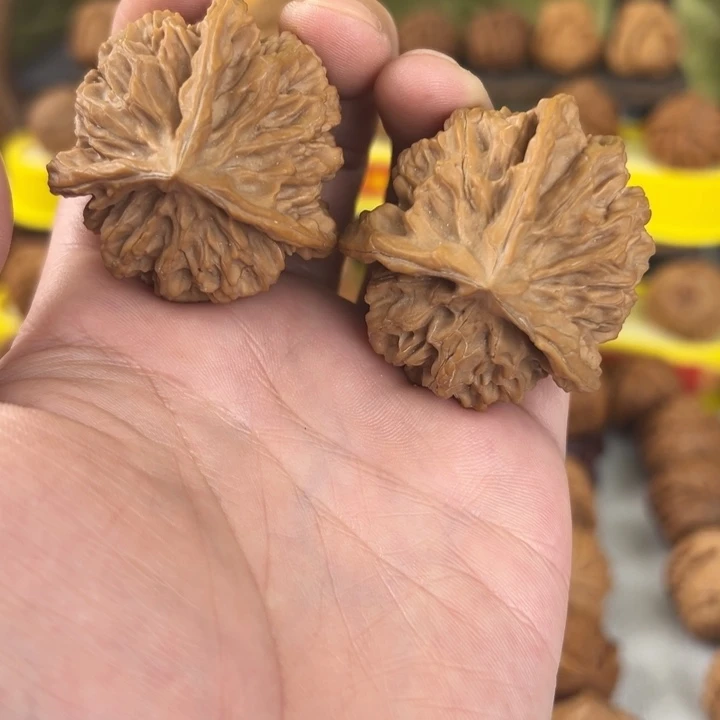 文玩核桃吊坠43尺全品无修帝王三棱