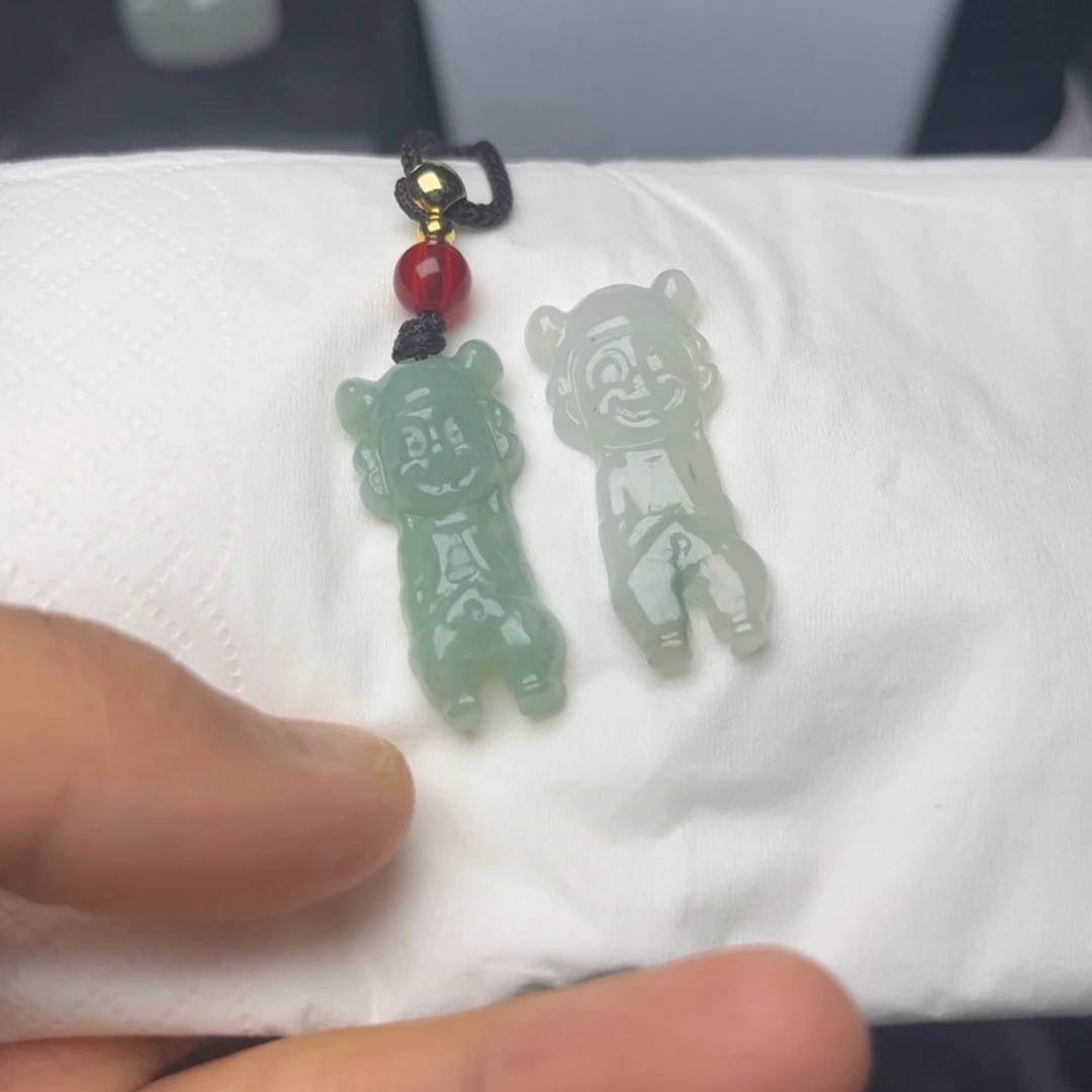 翡翠未镶嵌颈饰挂件