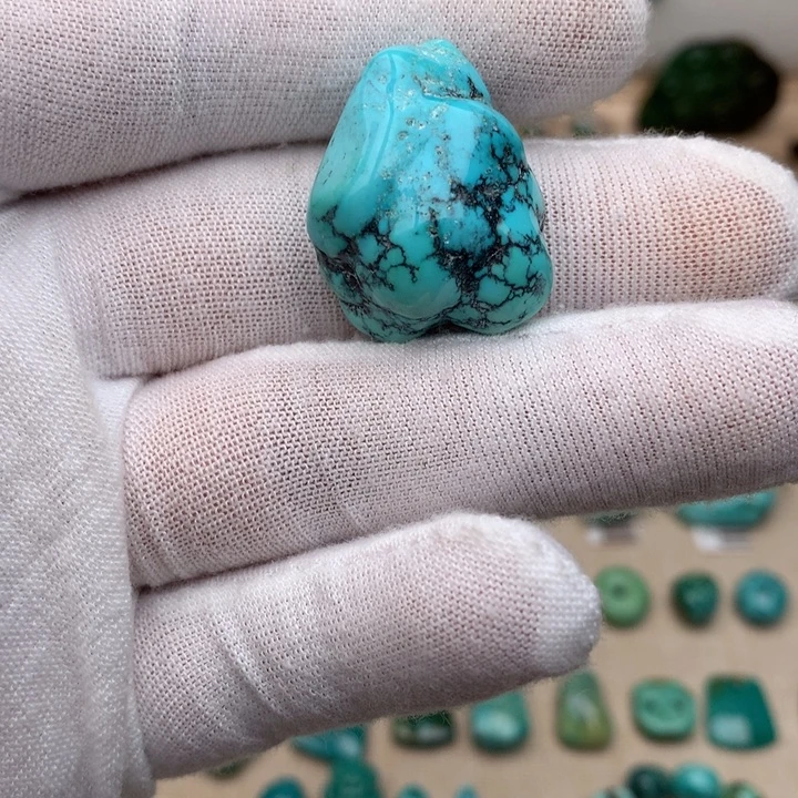 绿松石未镶嵌珠宝奇石