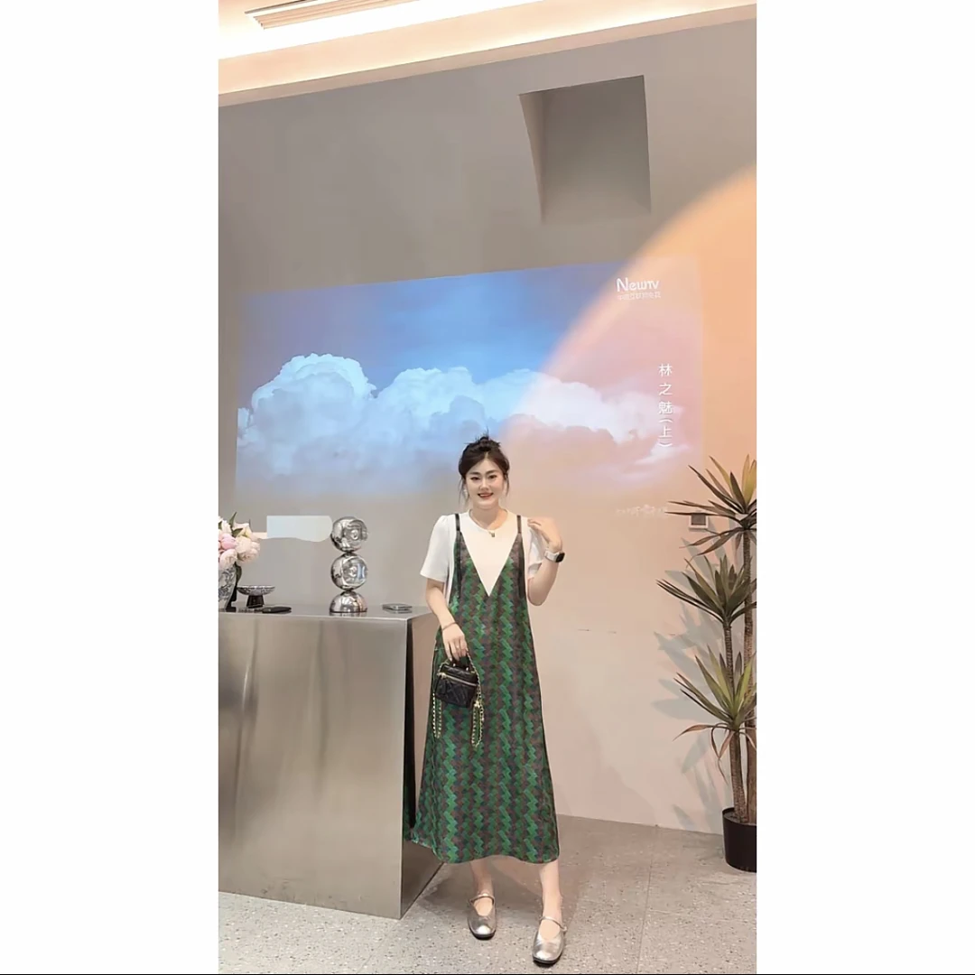 胖mm时尚复古印花吊带拼接休闲裙子轻奢大码高级感假两件连衣裙