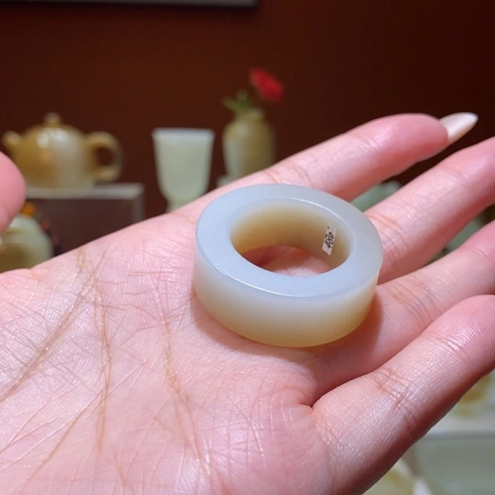 未镶嵌和田玉摆件火*且末糖白戒环