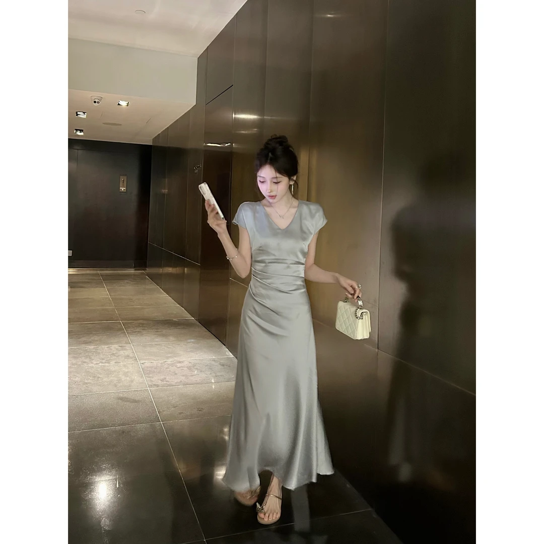 星仔-飞飞袖v领纯色连衣裙女夏季法式气质显瘦收腰长款鱼尾裙